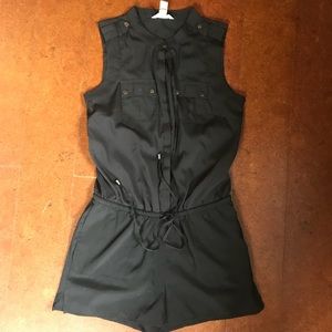 Black banana republic cargo romper sz 2
